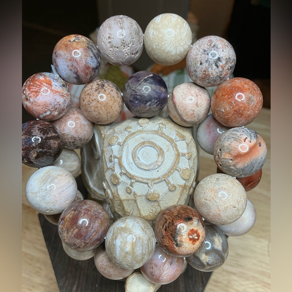 Coral Jade 16mm (dark and light)